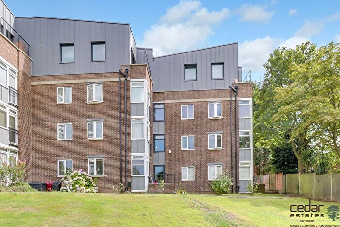 1 Bedroom Flat To Rent In Great North Road, London, N2