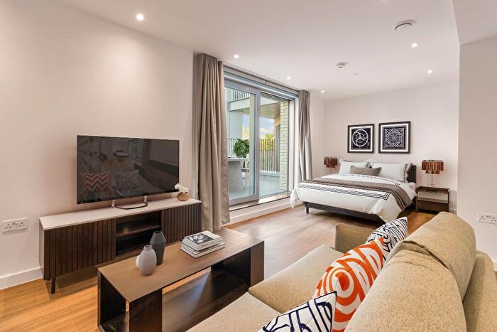 Studio To Rent In Nine Elms Lane, London, SW11