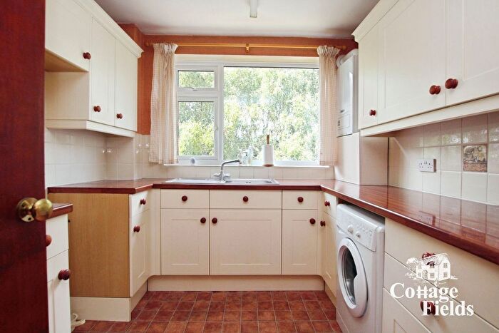 2 Bedroom Flat For Sale In Alston Road, Barnet, EN5