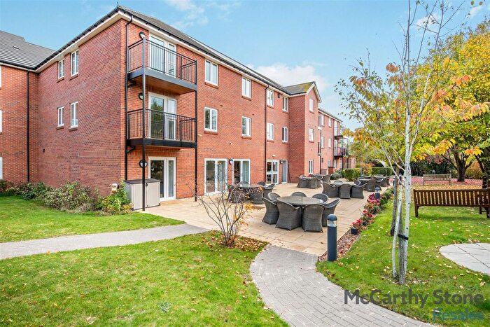 1 Bedroom Flat For Sale In Oakhill Place, High View, Bedford, Bedfordshire, MK41