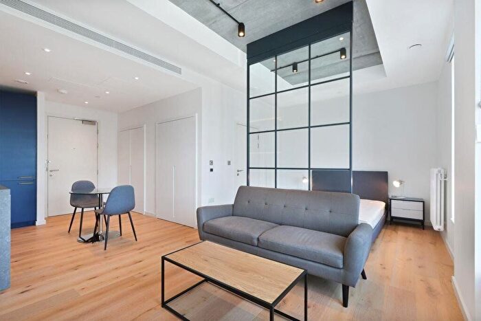 Studio To Rent In Goodluck Hope Walk, London, E14
