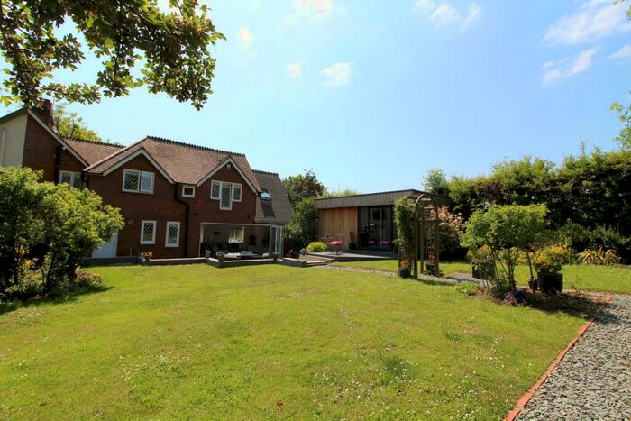 3 Bedroom Semi-Detached House For Sale In Edgell Cottages, Holwell Lane, Essendon, AL9