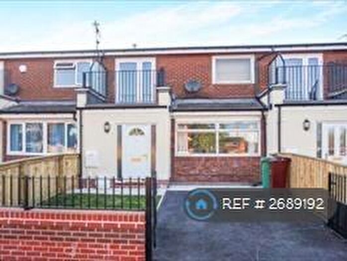 2 Bedroom Terraced House To Rent In Balsam Close, Manchester, M13