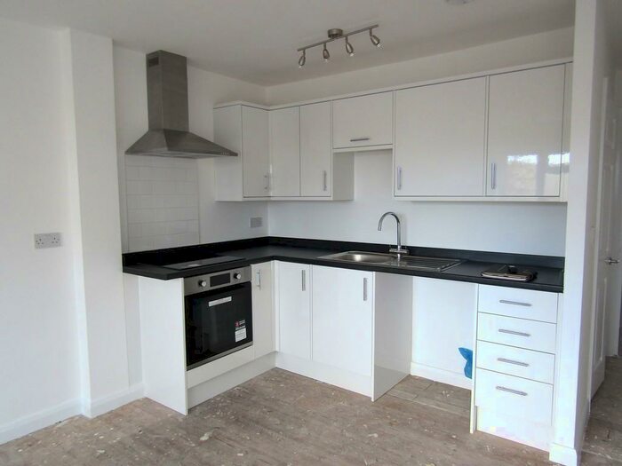 1 Bedroom Flat To Rent In Kings Avenue, Holland-on-sea, Clacton-on-Sea, CO15