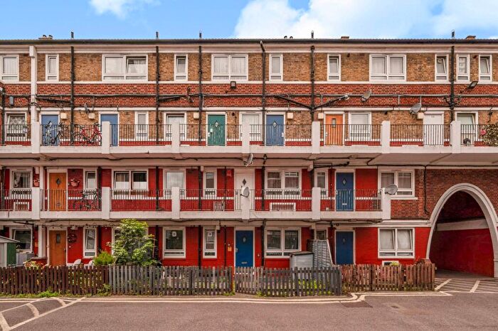2 Bedroom Flat For Sale In Neckinger Estate, Neckinger, SE16