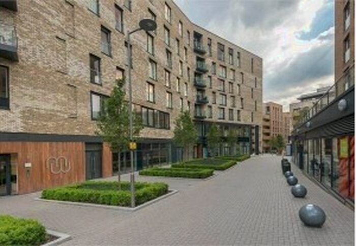 3 Bedroom Flat To Rent In Plough Way, London, SE16