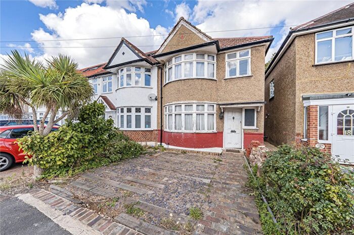 3 Bedroom End Terrace House For Sale In Sidmouth Avenue, Isleworth, TW7