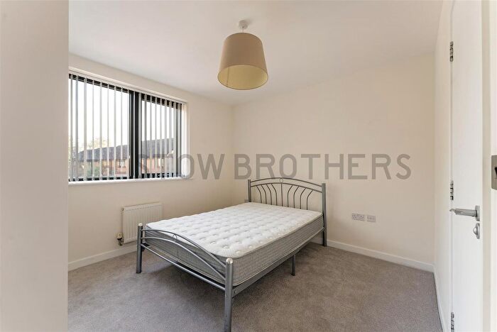 2 Bedroom Property To Rent In Hillyfield, London, E17