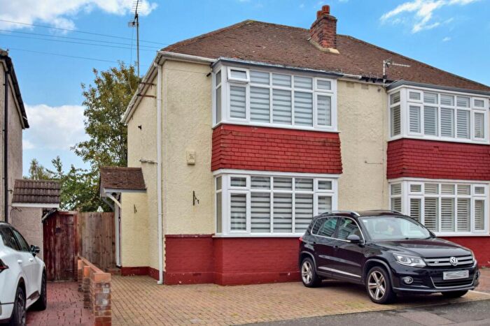 2 Bedroom Semi-Detached House For Sale In Haig Avenue, Rochester, ME1