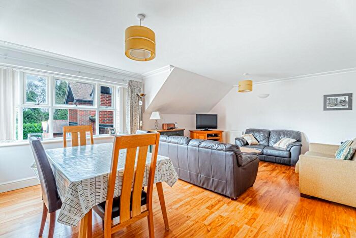 2 Bedroom Apartment For Sale In Trevelyan Place, St. Stephens Hill, St. Albans, Hertfordshire, AL1