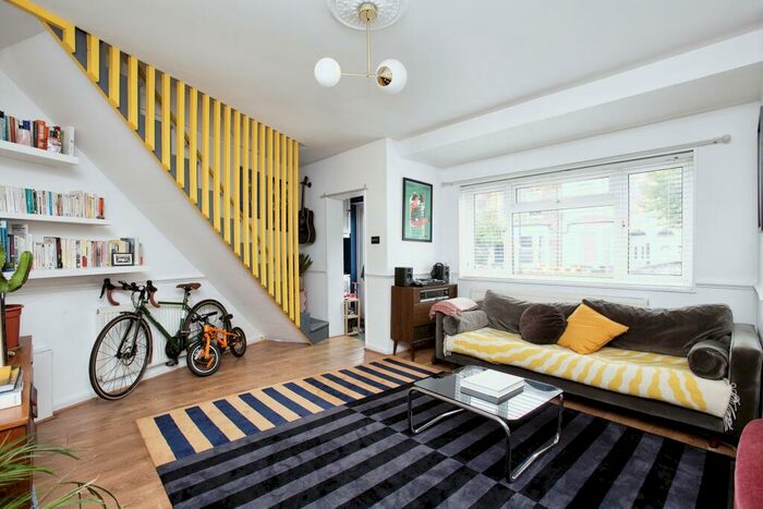 2 Bedroom End Of Terrace House To Rent In Gordon Road, London, E15