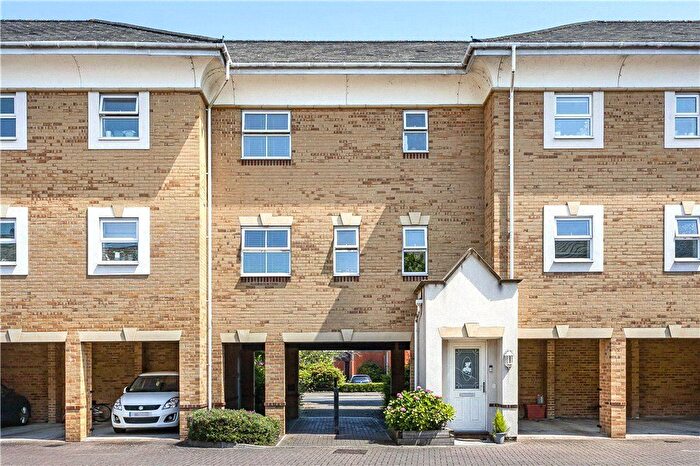 2 Bedroom Maisonette To Rent In International Way, Sunbury-On-Thames, Surrey, TW16