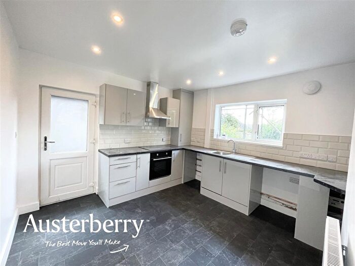 3 Bedroom Semi-Detached House To Rent In Cherry Grove, Blurton, Stoke-On-Trent, ST3