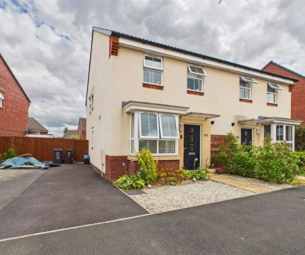 3 Bedroom Semi-Detached House For Sale In Royal Drive, Bridgwater, TA6