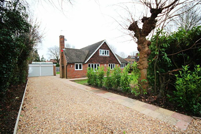 4 Bedroom Chalet To Rent In Lewins Road, Chalfont St Peter, SL9
