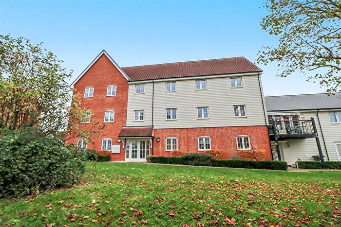 2 Bedroom Flat For Sale In Bruton Link, Runwell, Wickford, SS11