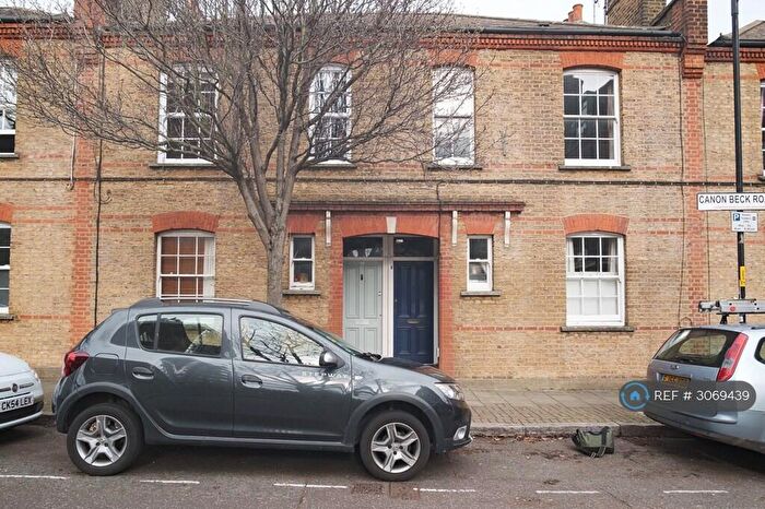 2 Bedroom Flat To Rent In Canon Beck Road, London, SE16