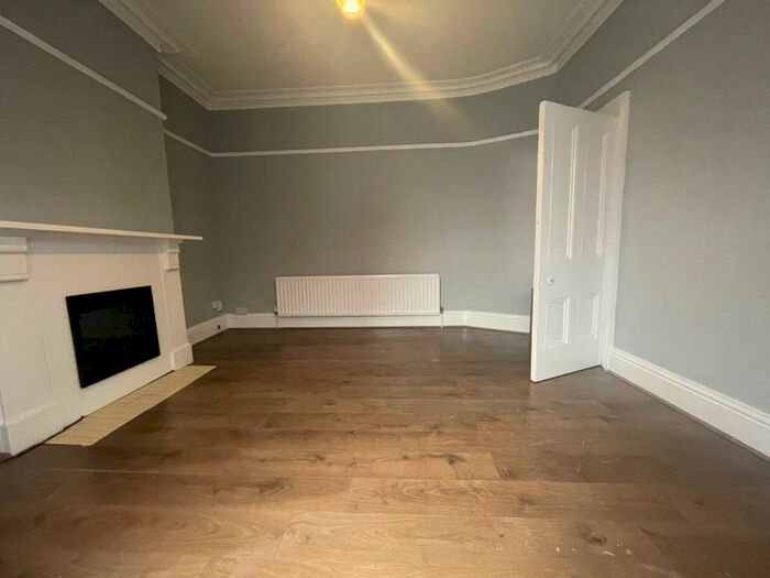 4 Bedroom Semi-Detached House To Rent In Bedford Road, Liverpool, L4