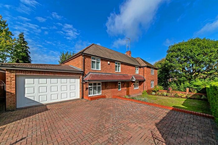 4 Bedroom Semi-Detached House For Sale In Townsend Drive, St. Albans, AL3
