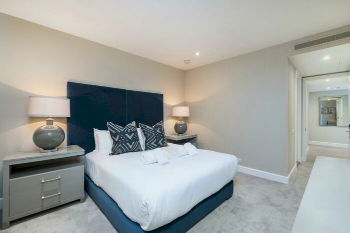 2 Bedroom Apartment To Rent In Westferry Circus, E14
