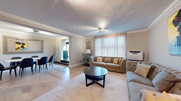 3 Bedroom Flat To Rent In St. Johns Wood Park, London, NW8