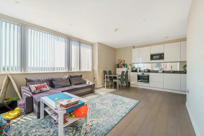 2 Bedroom Apartment To Rent In High Street, Bromley, BR1