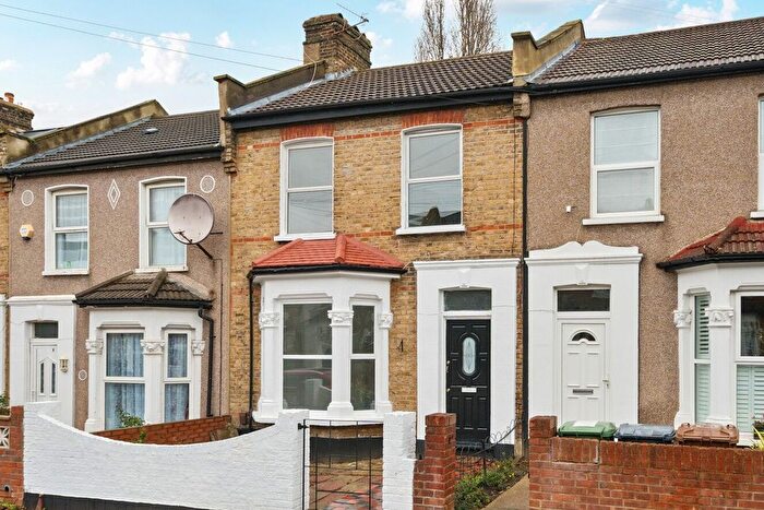 3 Bedroom Terraced House For Sale In Glenfarg Road, London, SE6