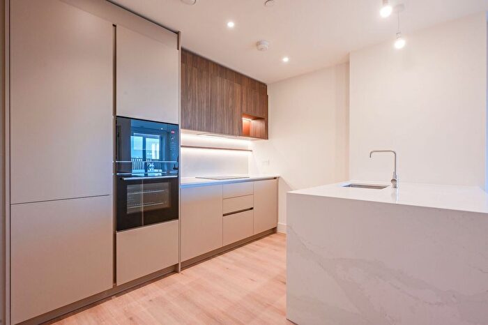 1 Bedroom Flat To Rent In Bow Green, Bow, E3