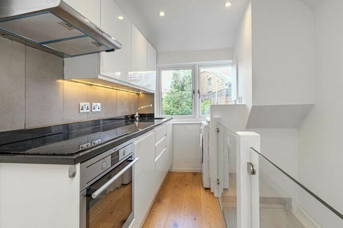 1 Bedroom Flat To Rent In Staines Road, Twickenham, TW2