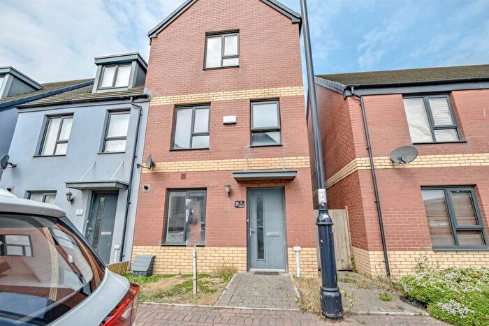 4 Bedroom Semi-Detached House To Rent In Ffordd Y Mileniwm, Barry, CF62