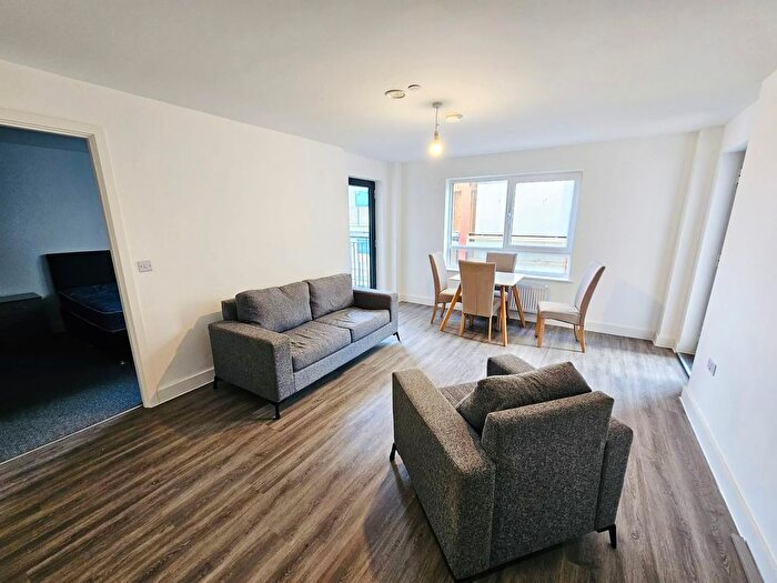 2 Bedroom Flat To Rent In Hurst Street, Liverpool, L1