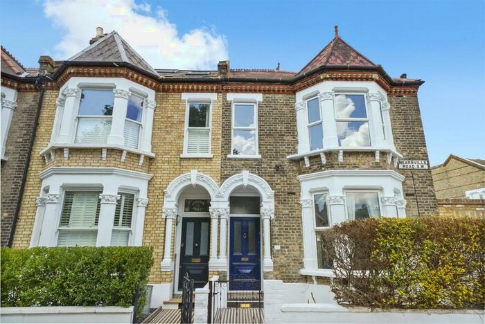 4 Bedroom Semi-Detached House To Rent In Hearnville Road, London, SW12