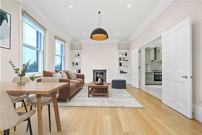 4 Bedroom Maisonette To Rent In Egerton Gardens, Knightsbridge, London, SW3
