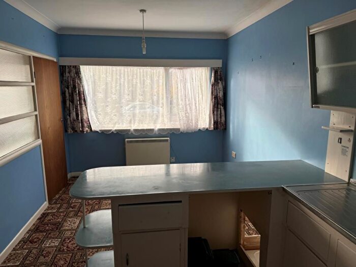 1 Bedroom Flat For Sale In Fairmead Close, Lake, Sandown, Isle Of Wight, PO36