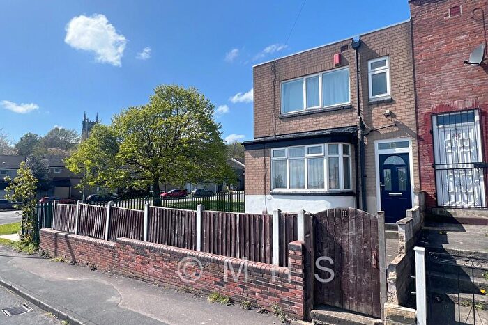 3 Bedroom End Of Terrace House For Sale In Midgley Terrace, Leeds, LS6