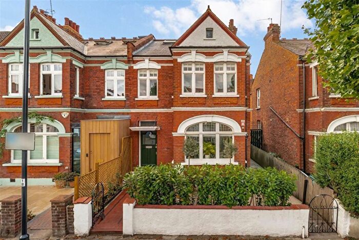 5 Bedroom Semi-Detached House For Sale In Melrose Avenue, Willesden Green, NW2