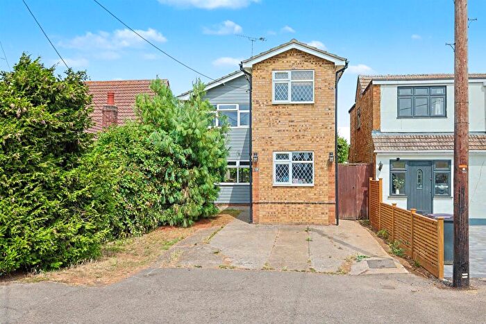 5 Bedroom Detached House For Sale In Orchard Avenue, Hockley, Essex, SS5