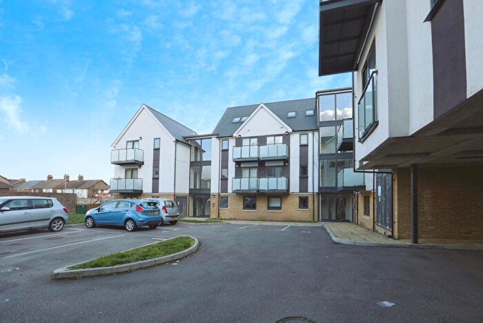 1 Bedroom Flat For Sale In London Road, Sittingbourne, Kent, ME10