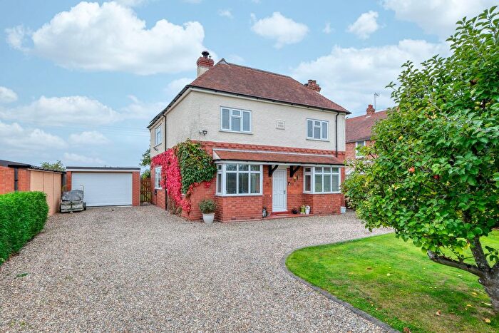 4 Bedroom Detached House For Sale In Moseley Road, Hallow, WR2