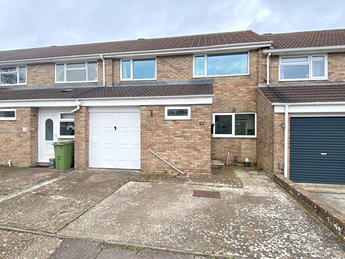 4 Bedroom Terraced House For Sale In Beechcroft Close, Catisfield, Fareham, PO15