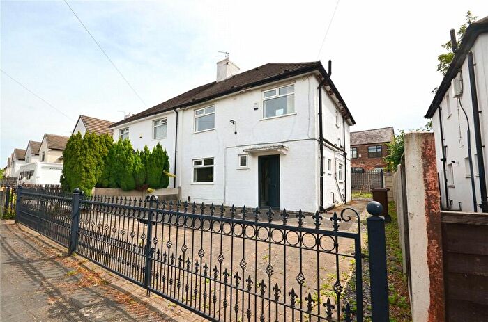 4 Bedroom Semi-Detached House To Rent In Parrs Wood Road, Didsbury, Manchester, M20