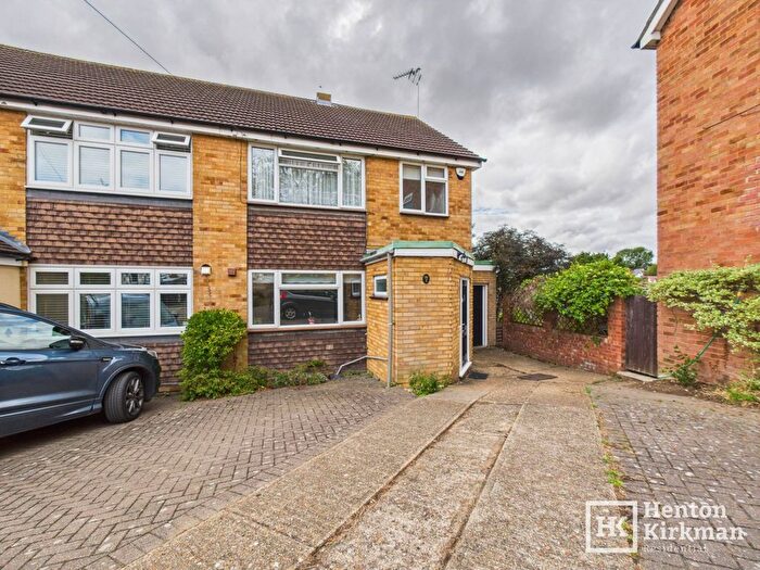 3 Bedroom Semi-detached House For Sale In Balmoral Close, Billericay, CM11