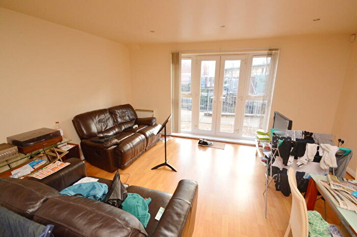 2 Bedroom Flat To Rent In St Lawrence Street, Hulme, Manchester, M15