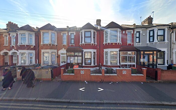 5 Bedroom Terraced House To Rent In Gladstone Avenue, London, E12