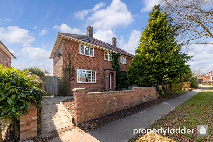 3 Bedroom Semi-Detached House For Sale In Glebe Way, Horstead, Norwich, NR12