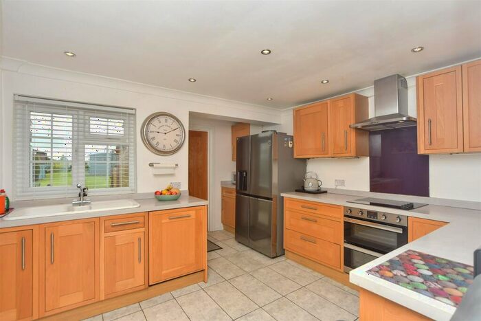 3 Bedroom Semi-Detached House For Sale In Tickham Lane, Lynsted, Sittingbourne, Kent, ME9