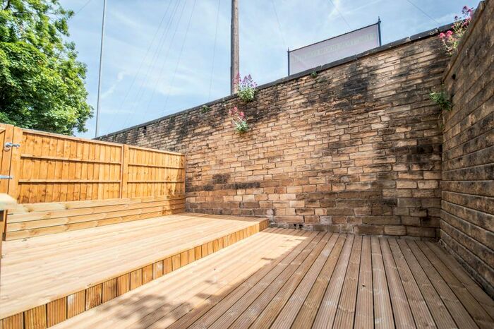 3 Bedroom Semi-Detached House To Rent In Wakefield Road, Fenay Bridge, Huddersfield, HD8
