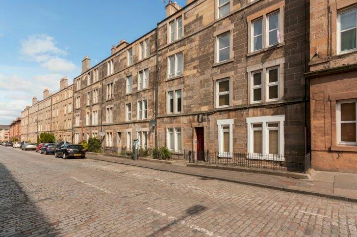 3 Bedroom Flat To Rent In , Downfield Place, Edinburgh, EH11