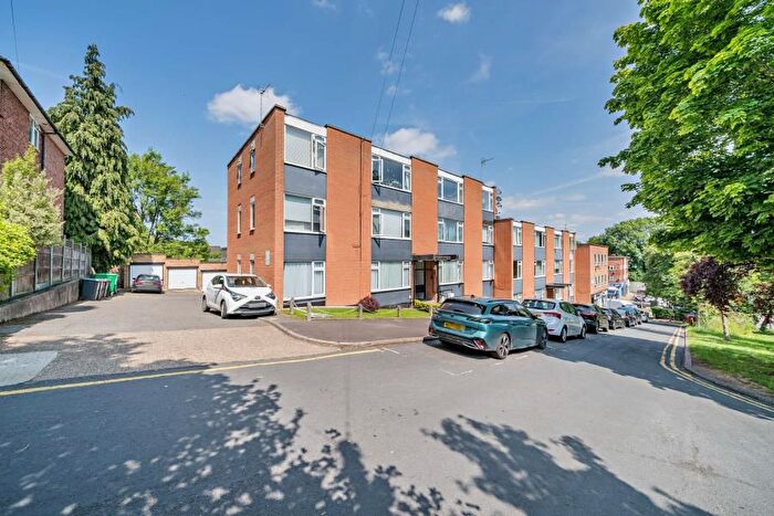 2 Bedroom Flat To Rent In Swan Court, Shire Lane, WD3