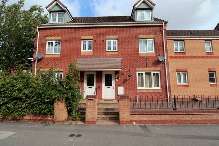 5 Bedroom Property To Rent In Thackhall Street, Coventry, CV2